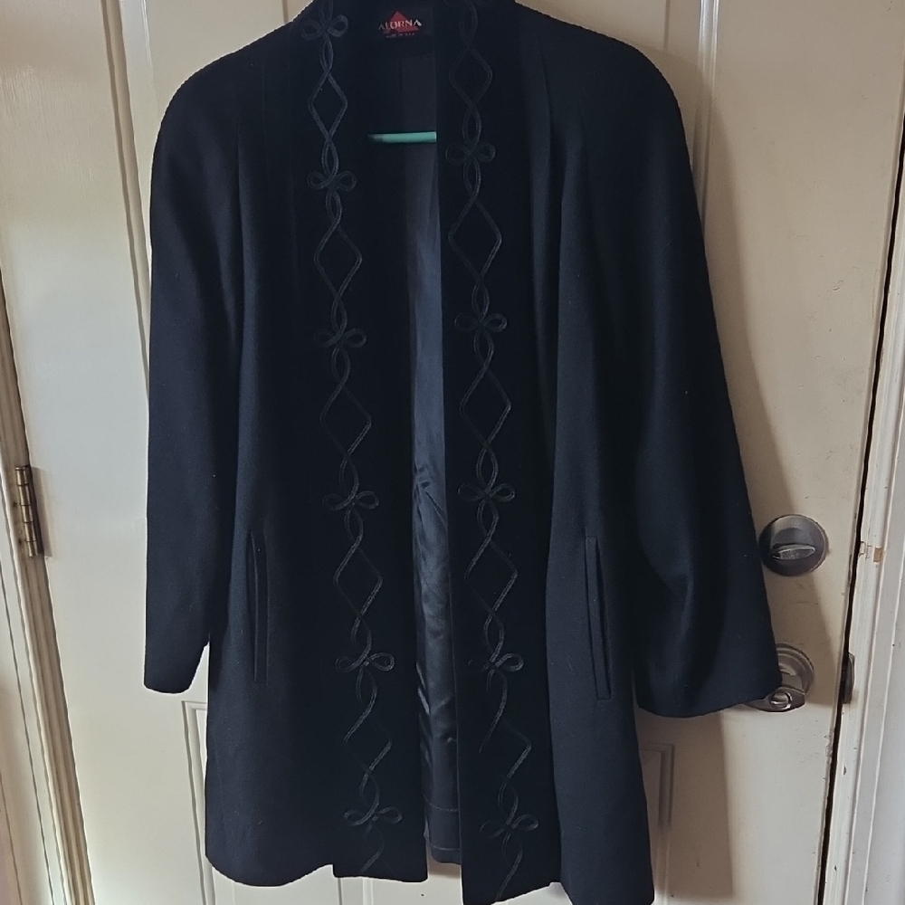 Elegant Vintage Black Wool Alorna Coat - Picture 2 of 5